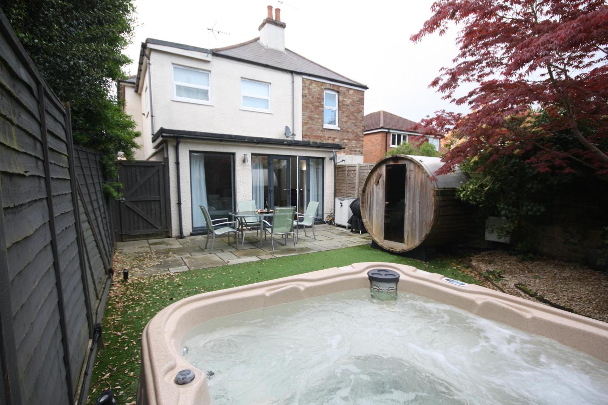 Bournemouth Hot Tub & Sauna Holiday Let 외부 사진