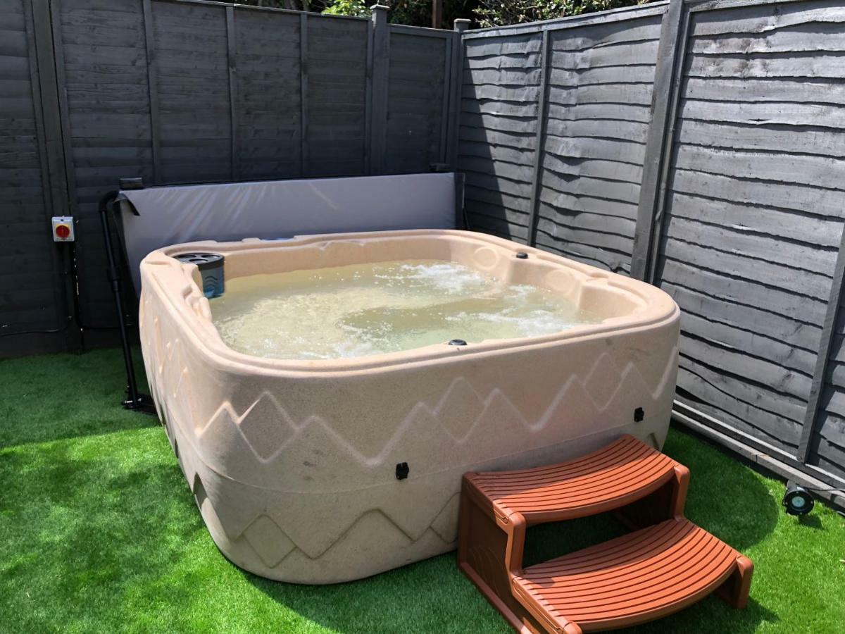 Bournemouth Hot Tub & Sauna Holiday Let 외부 사진